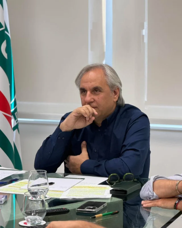 #DecretoLavoro 📃 Approfondire per rappresentare meglio. Conoscere per tutelare di più. 💪

La Segreteria nazionale della CISL FP ha partecipato oggi a un momento di approfondimento in videoconferenza dedicato ai contenuti del Decreto Lavoro, recentemente convertito in legge.

Un’occasione di confronto con dirigenti e rappresentanti sindacali per analizzare le principali novità introdotte dal provvedimento, dal tema del giusto salario alle ricadute sulla contrattazione collettiva, fino alle norme che riguardano il lavoro nei comparti pubblici e privati. 

Essere preparati significa essere più forti nella tutela delle lavoratrici e dei lavoratori. Per questo la formazione, l’aggiornamento e il confronto continuo rappresentano strumenti essenziali della nostra azione sindacale.

Crescono le competenze della nostra comunità, affrontando insieme le sfide del lavoro di oggi e di domani. 💚

#CISLFP #Formazione #Contrattazione #Lavoro #Sindacato #Comunità