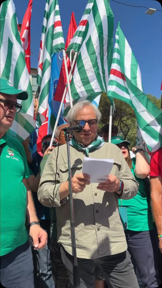 Otto anni di attesa per la sanità privata. Quattordici anni per le RSA. È una situazione che non è più accettabile.

Dal presidio davanti al Ministero della Salute, l’intervento del nostro segretario Roberto Chierchia richiama con forza la necessità di sbloccare una trattativa ferma da troppo tempo.

Chi ogni giorno garantisce assistenza, cura e professionalità non può continuare ad aspettare. È il momento di riconoscere il valore del lavoro svolto con un rinnovo contrattuale che restituisca dignità e giusto riconoscimento economico alle lavoratrici e ai lavoratori.

La nostra mobilitazione non si fermerà fino a quando non avremo le risposte che meritano i nostri colleghi! Il tempo della pazienza è finito. Ora serve il contratto.

📹 Guarda l’intervento integrale.

#CislFP #SanitàPrivata #RSA #CCNL #ContrattoSubito
